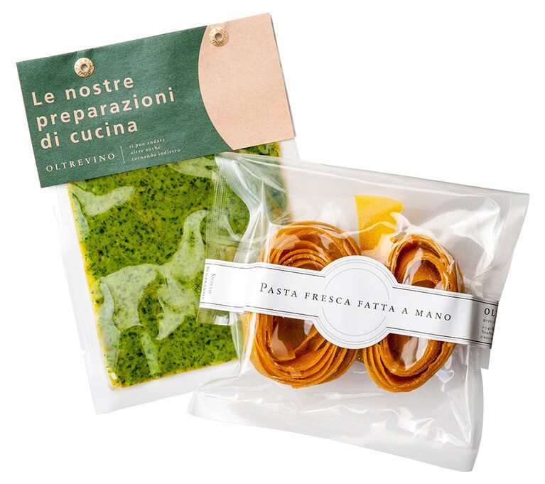 左から：ペスト ジェノヴェーゼ 60g 900円、手打ち生パスタ パッパルデッレ 80g 700円／OLTREVINO