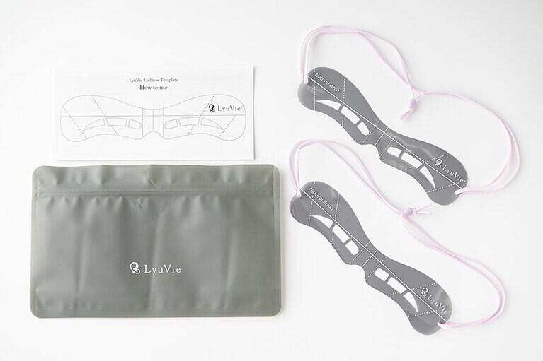 「リューヴィ アイブロウテンプレート for women」(3,850円)。男性用「for men」も同価格で同時発売。