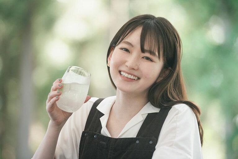 日本酒も大好きな山田杏奈さん。
