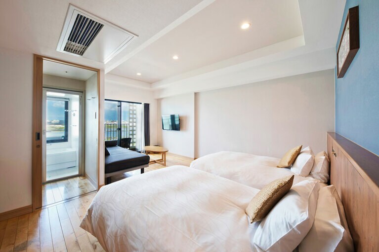 琉球温泉 瀬長島ホテル［沖縄／瀬長島］スタンダードツインルーム エアポートビュー 露天風呂無し。