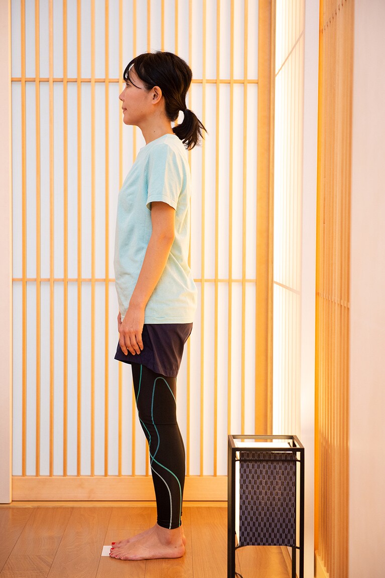 トレーニング前の姿勢。胸椎が動きにくくなり、そのせいで呼吸が浅くなっているとのこと。