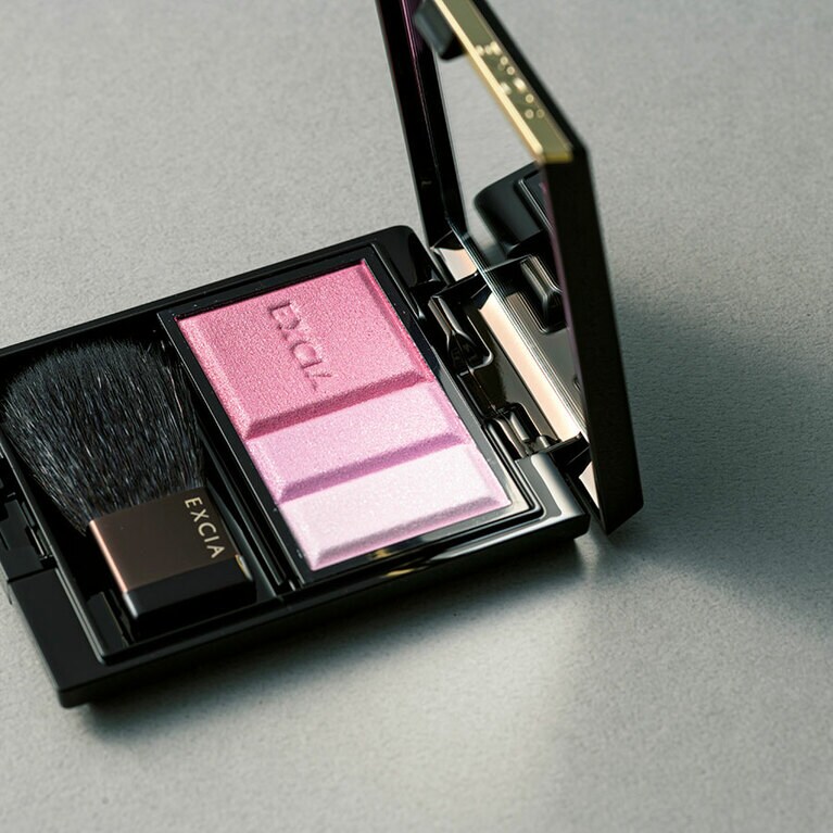 エクシア AL コンプレクション ブラッシュ PK102 6,600円／アルビオン