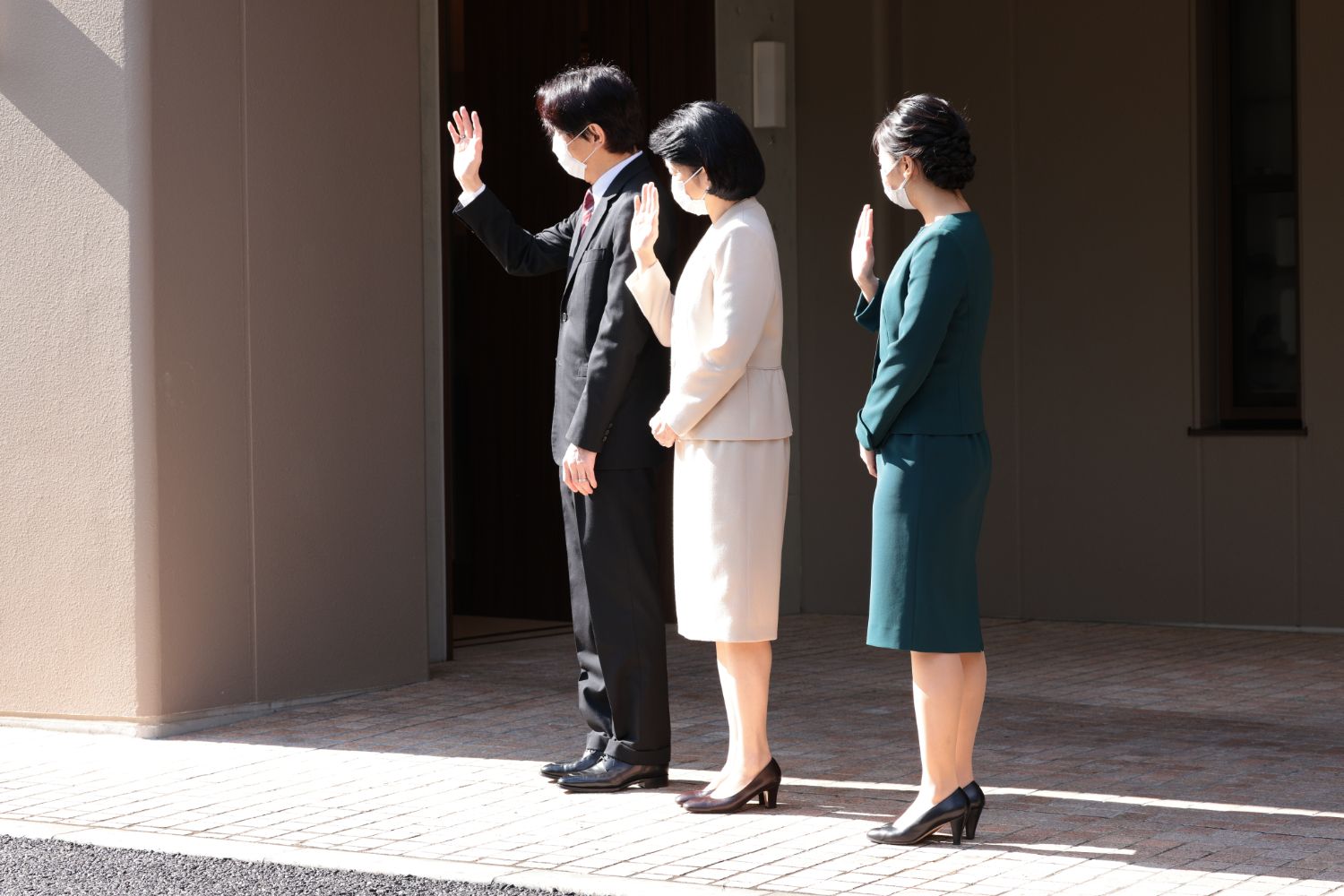 結婚した小室眞子さんを見送られる秋篠宮ご夫妻、佳子さま　©JMPA