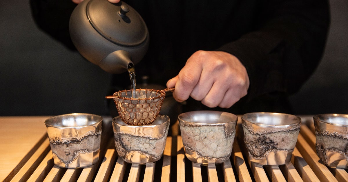 京都】立礼茶室「然美」 和洋の美意識が 交錯する茶菓懐石 | 美