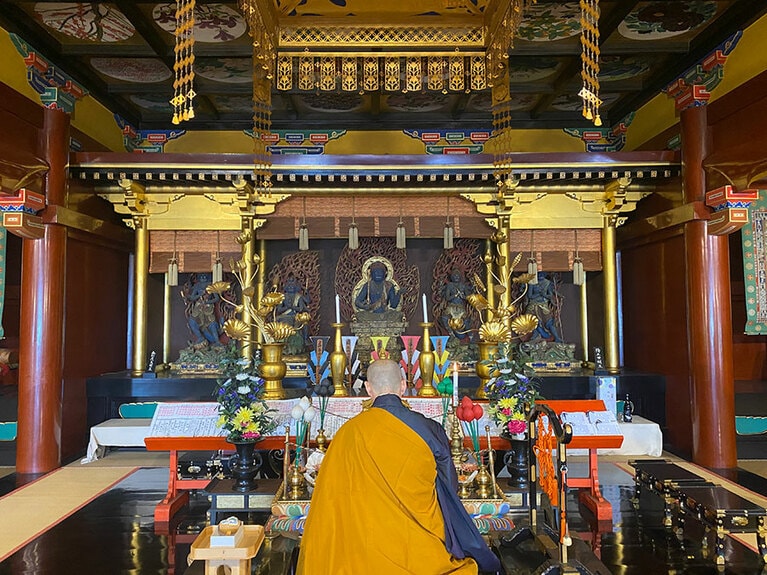 ご祈祷は、五大明王像が安置されている「五大堂」で。