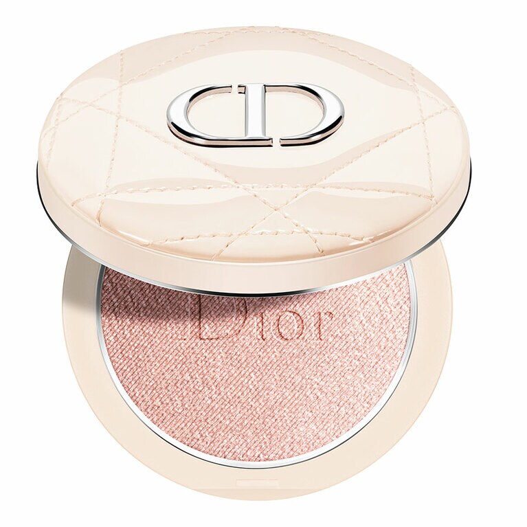 ディオールスキン フォーエヴァー クチュール ルミナイザー 02 6,380円／パルファン・クリスチャン・ディオール