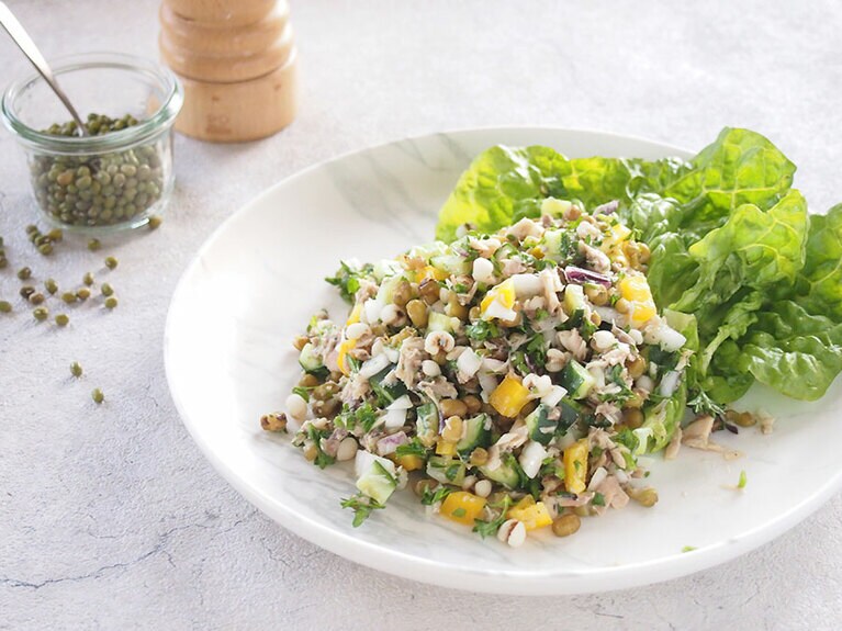 緑豆とハトムギの鯖サラダ。