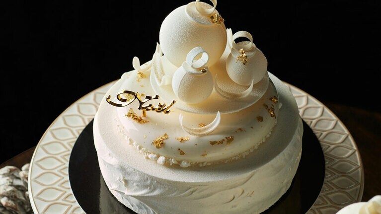 フォーシーズンズホテル東京大手町「クリスマスケーキ」(12cm／6,700円、15cm／7,500円)。