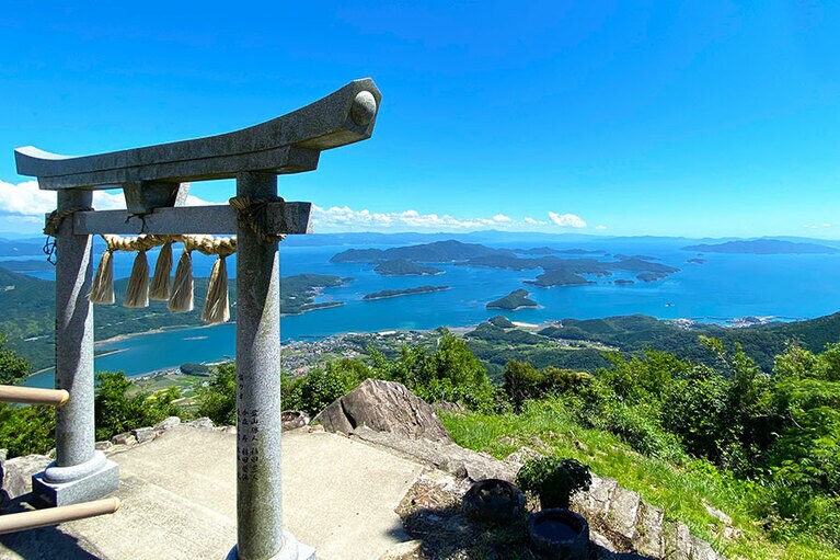 倉岳神社。