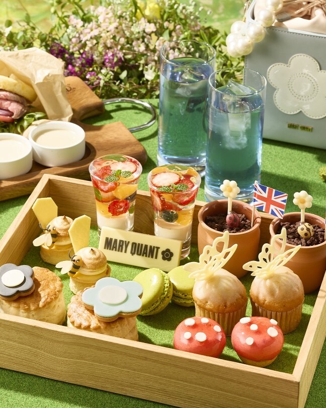 写真映えするキュートなメニューがずらりと並ぶ、スイーツプレートのイメージ。