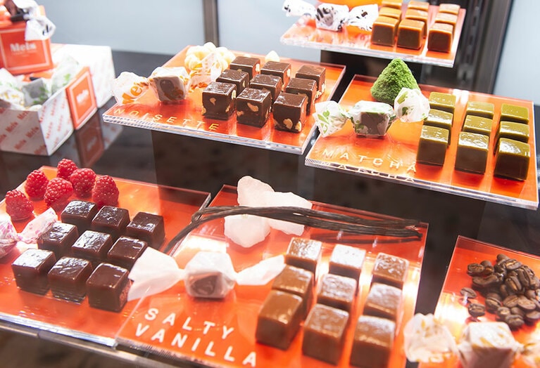 Caramel Mels(キャラメル) 2個入り 324円(税込)、6個入り 864円(税込)、12個入り 1,728円(税込)。フレーバーはソルティバニラ、ベリー、抹茶、エキゾチック(マンゴー)、ノワゼット、カフェの6種。