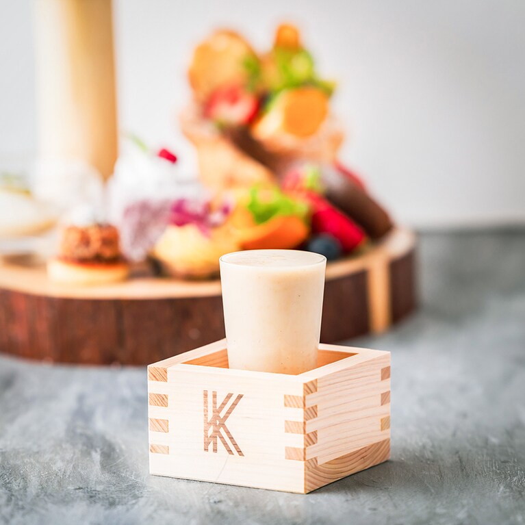 「AMAZAKE HOUSE自家製 玄米生甘酒」。米麹から作るアルコール0%の清涼飲料である「甘酒」は栄養豊富で、ジャパニーズスーパーフードとして海外からの関心も高い。