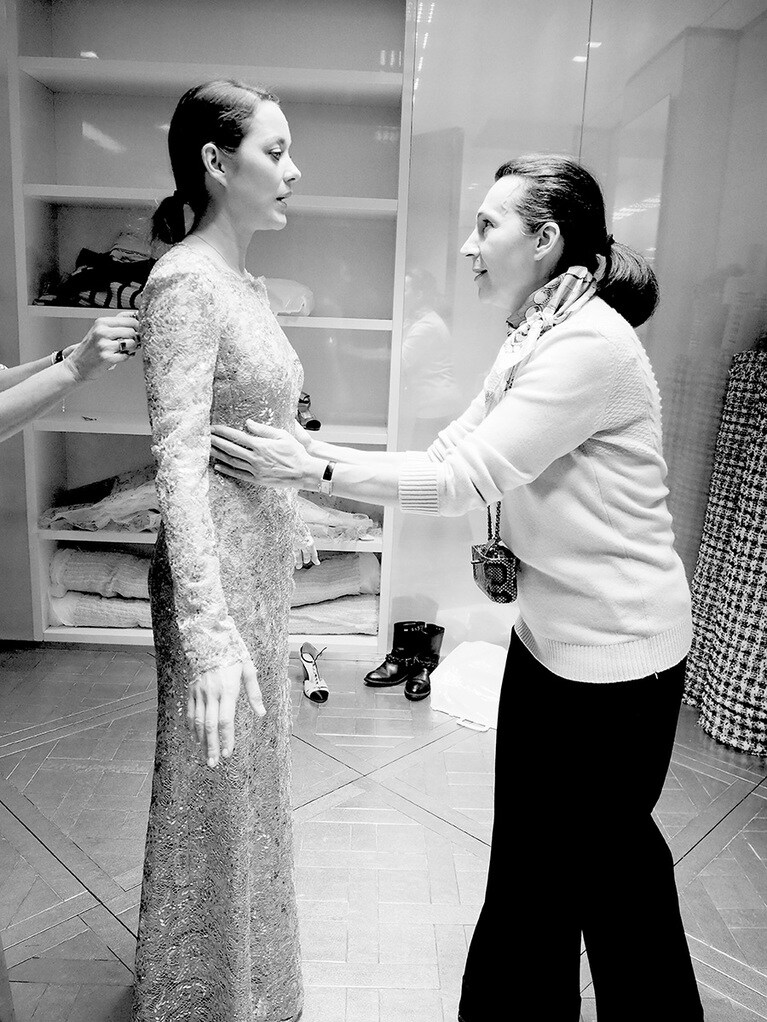 マリオン コティヤール メイキング写真。 ©CHANEL