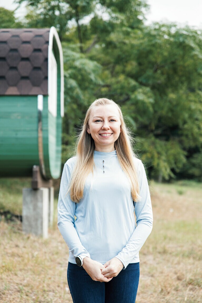 マネジャーの鈴木オルガさんは日本語も堪能。（IZBA　福岡）