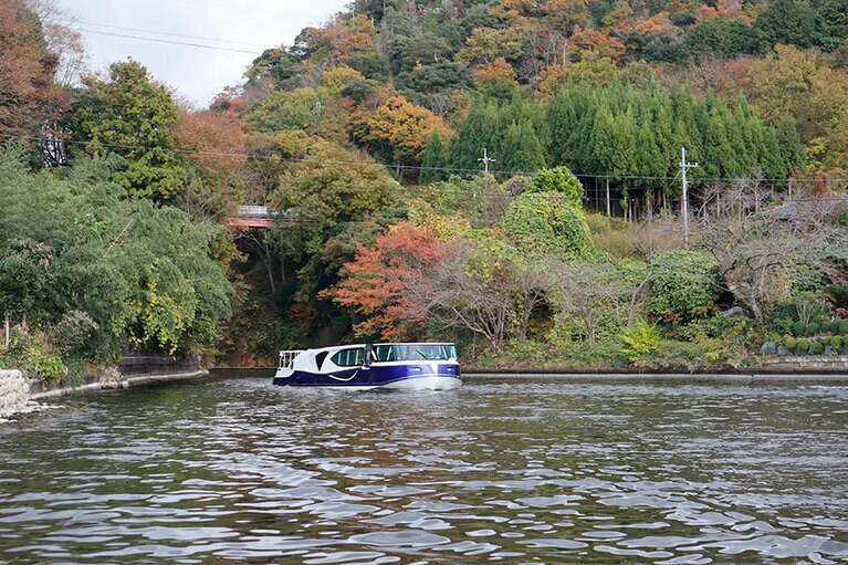 電池推進遊覧船。