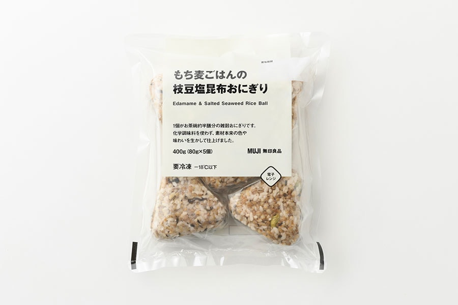 もち麦ごはんの枝豆塩昆布おにぎり 454円(5個)。