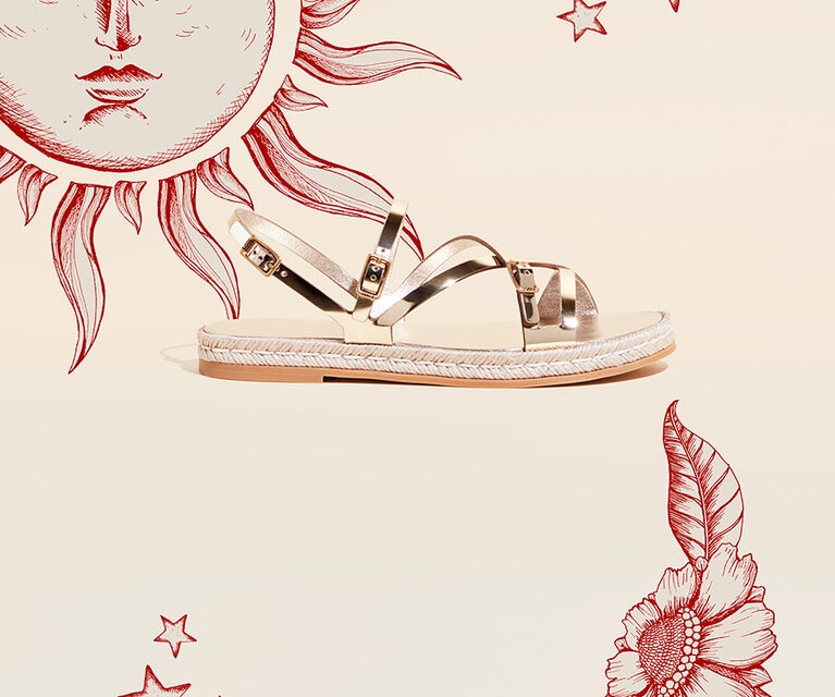 レザー サンダル 80,300円。