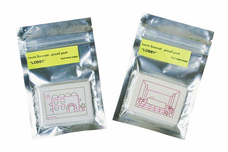 イタリア人アーティストが描いた架空の「fruit hotel taipei」をマグネットに。各350元。／fruit hotel taipei（フルーツ ホテル タイペイ）