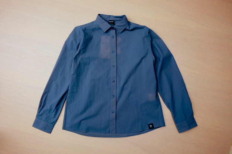 セムノ ウルトラライト ロングスリーブシャツ／15,400円。