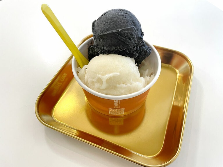 「好正商行 HAO ZHENG」のジェラート。きっと見た目だけでは何のフレーバーかわからないと思いますが、そんな台湾限定のフレーバーが揃うお店が好正商行 HAO ZHENGなのです。