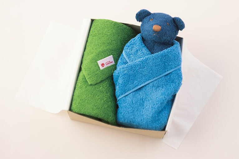タオルギフトセット 15,400円／LITTLE SUNSHINE