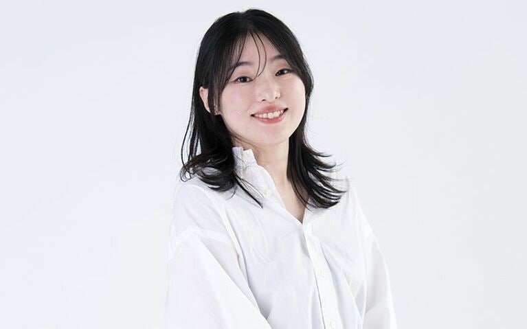 新芥川賞作家の小砂川チトさん　©文藝春秋