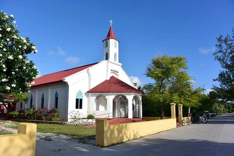 海に面した愛らしい教会。