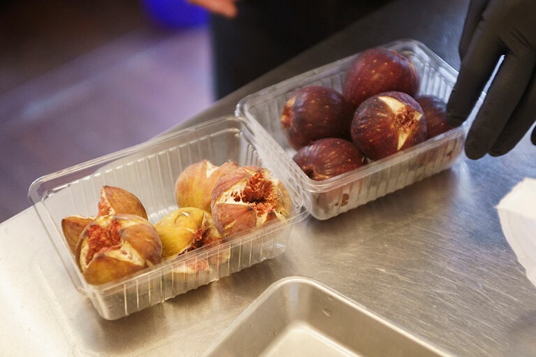 生産者のもとへまめに足を運ぶ。