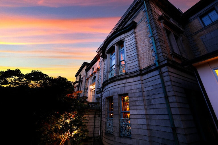 建築や多くの調度品が京都市有形文化財に指定。