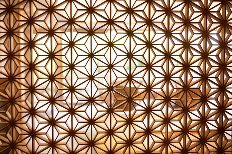 「リフレッシュラウンジ」をはじめ、館内の随所に取り入れられた和の美意識。