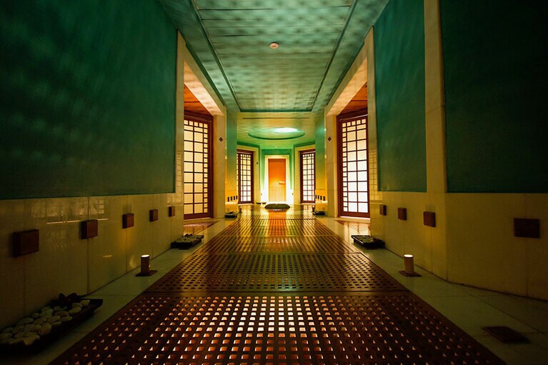 スパエリアの中でもトリートメントルームはかなりしっとりとした雰囲気。