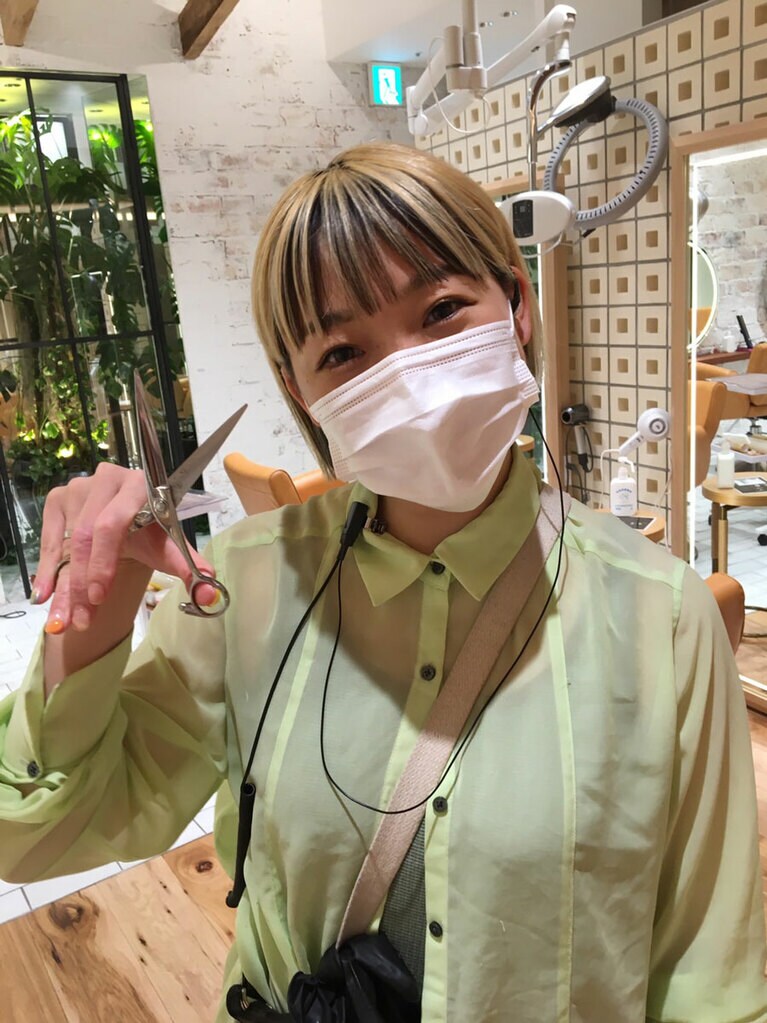 カットをご担当いただいたスタイリストの松野圭恵(まつの たまえ)さん。