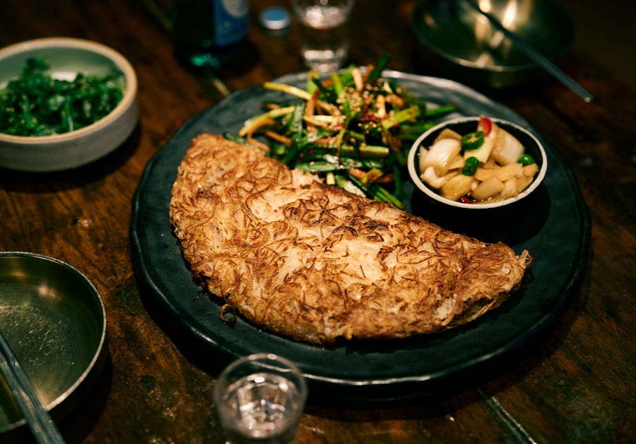 劇中ふたりが食べていたチーズカムジャジョン W23,000。