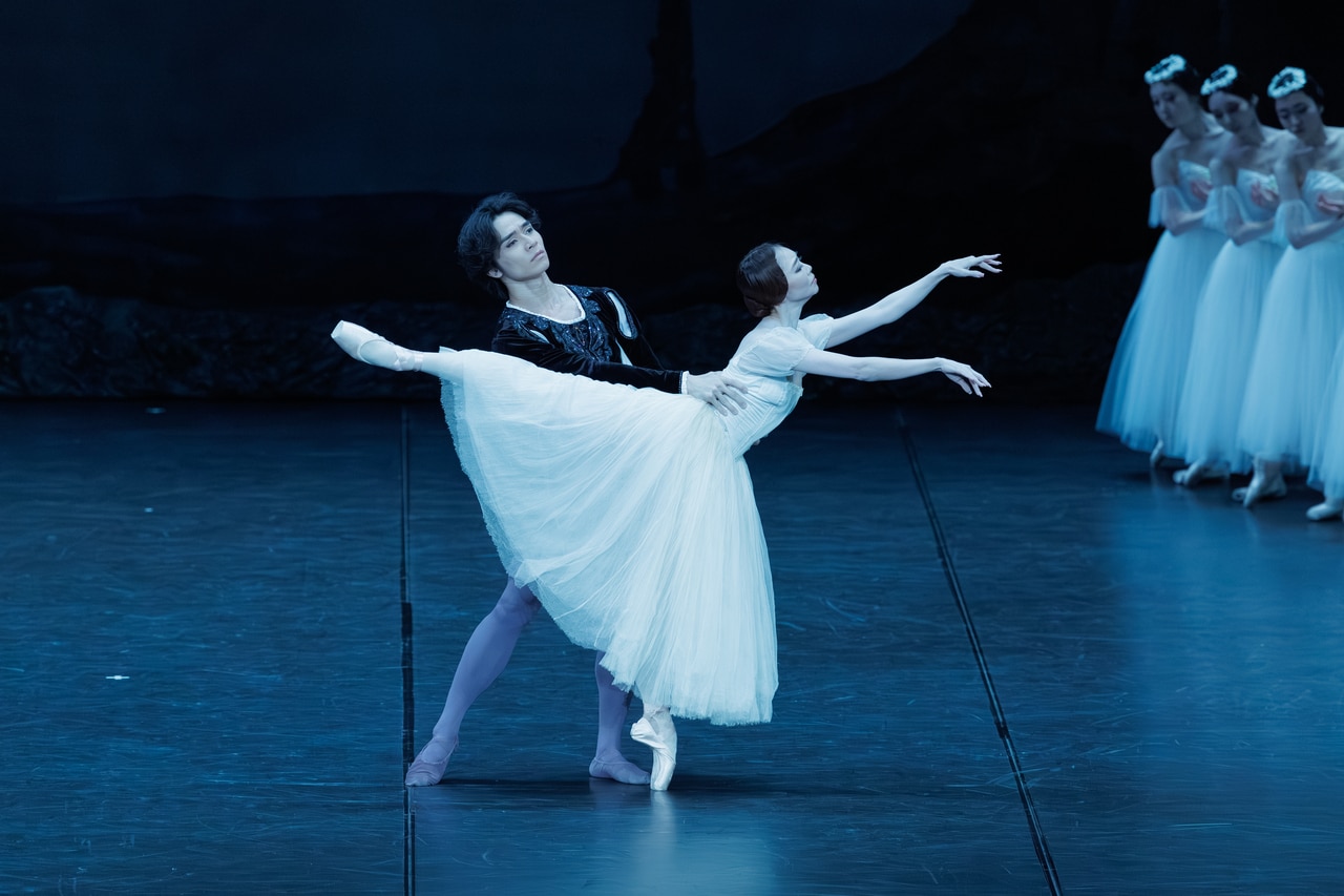 『ジゼル』より　Photo：Koujiro Yoshikawa