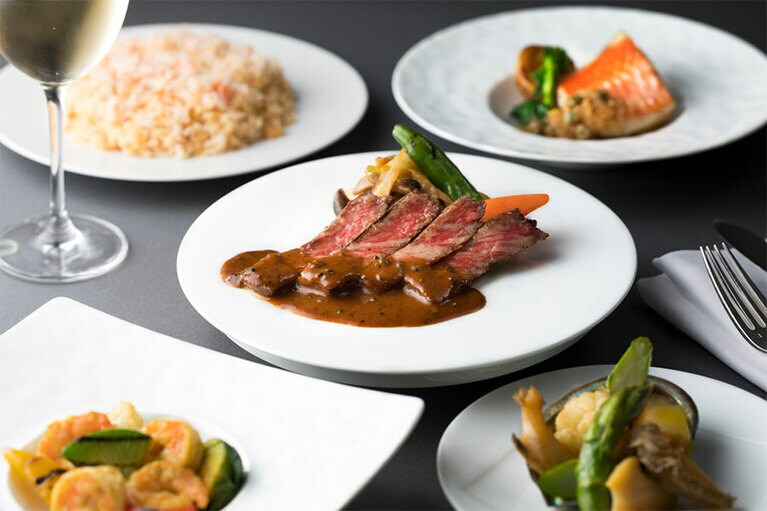 お皿に盛り付ければ、豪華なディナーに。