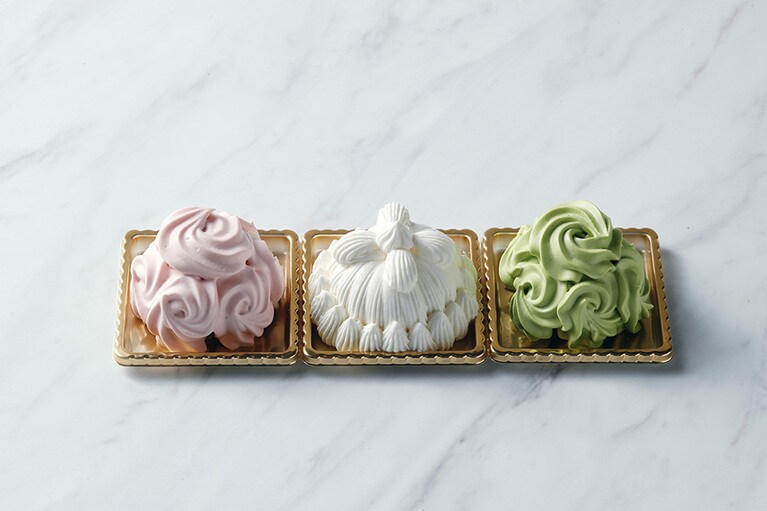 ミニマロンシャンテリーセット(桜・白・抹茶)1,500円。販売期間：3月1日(月)～4月9日(金)。本舘「スイーツ＆ギフト」限定。