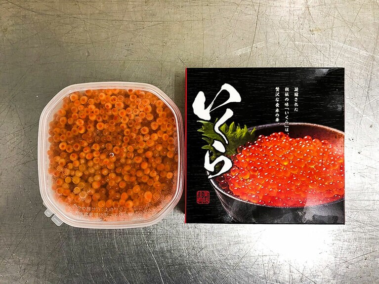 いくら醤油漬け 各200g 2,300円。