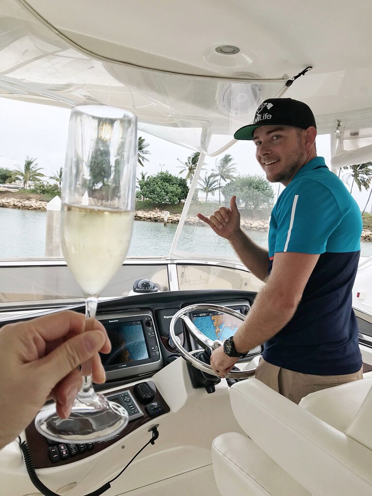 イケメンキャプテンの操舵で、いざ、出航！