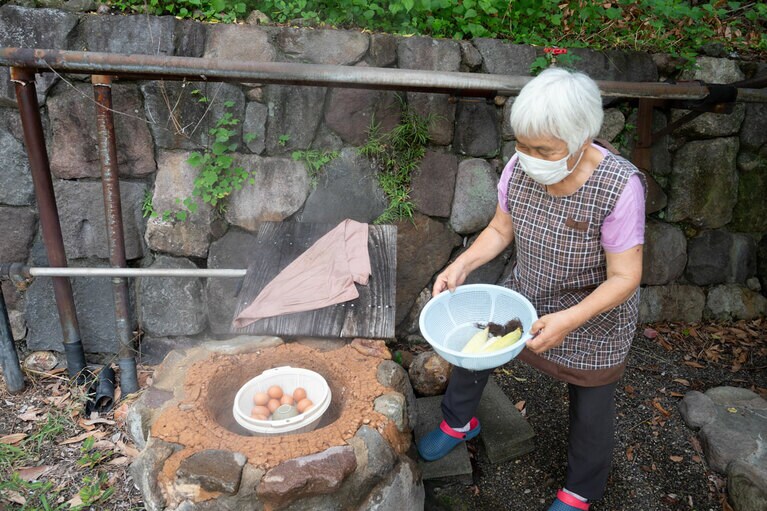 照湯温泉では、温泉の蒸気で温泉玉子を作り、販売している。