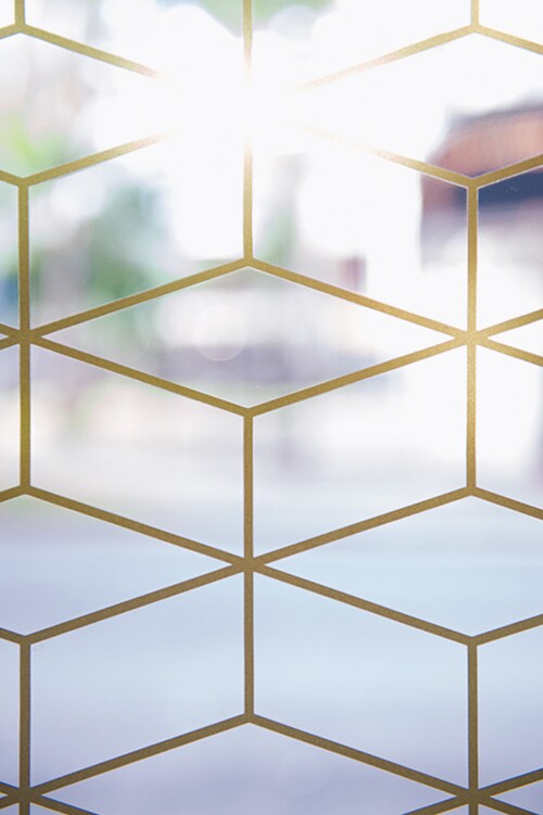 ポップなデザインの店内は女性ひとりでも来られそう。