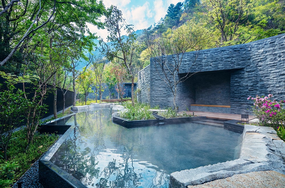 大浴場では、谷關の自然を身近に感じる開放的な露天風呂などで“美肌の湯”をじっくり堪能できる。