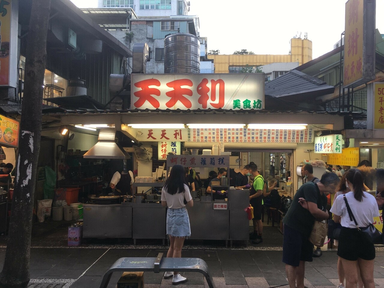 午後の休憩時間がないので、混雑を避けるならアイドルタイム（空き時間）の訪問がおすすめ。