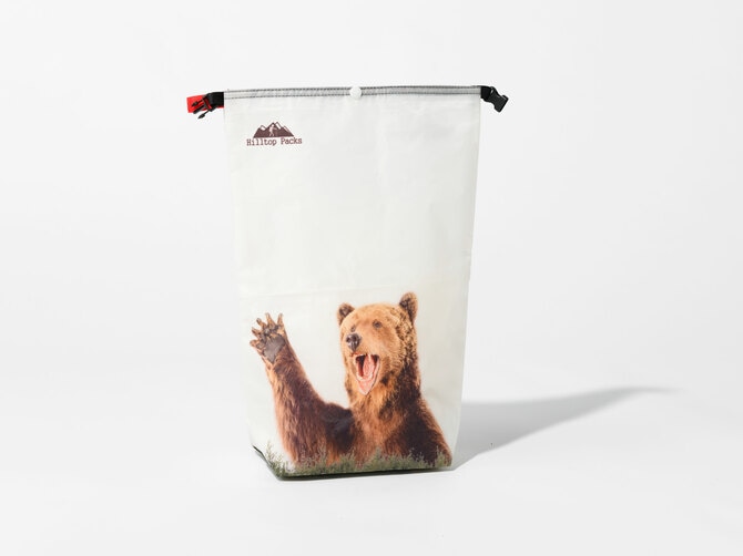 ヒルトップ パックス“フードバッグ ファンプリント Yo Bear スモール”／12,800円。