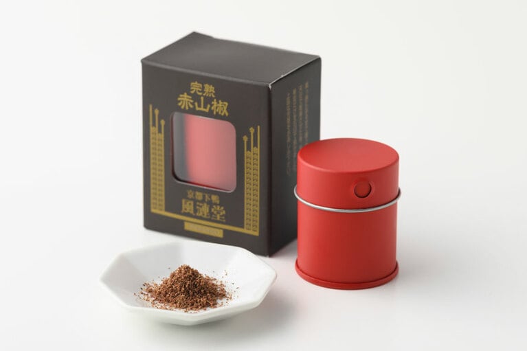 京都下鴨風漣堂 完熟赤山椒 各1,500円（10g）。