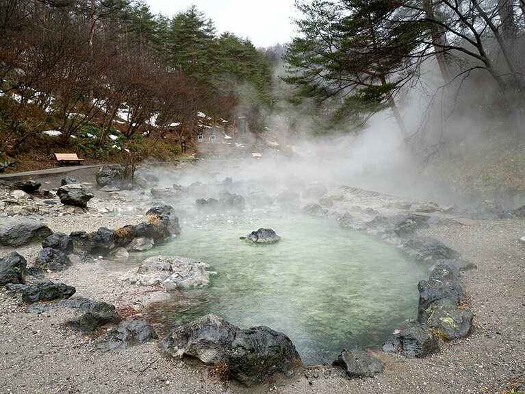 休日に車を運転して温泉地を訪れることもあるそう。Nobuyuki_Yoshikawaイメージマート
