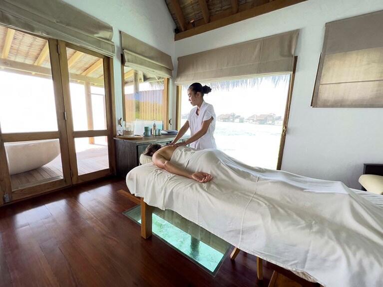 マッサージ中もそよ風が通り抜けて心地よい。