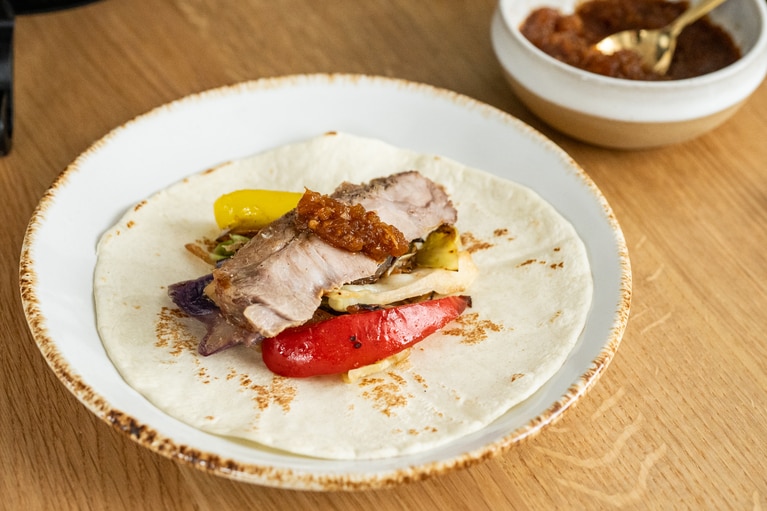 「鹿児島県ふくどめ小牧場のポーク・ファヒータ」2,860円。