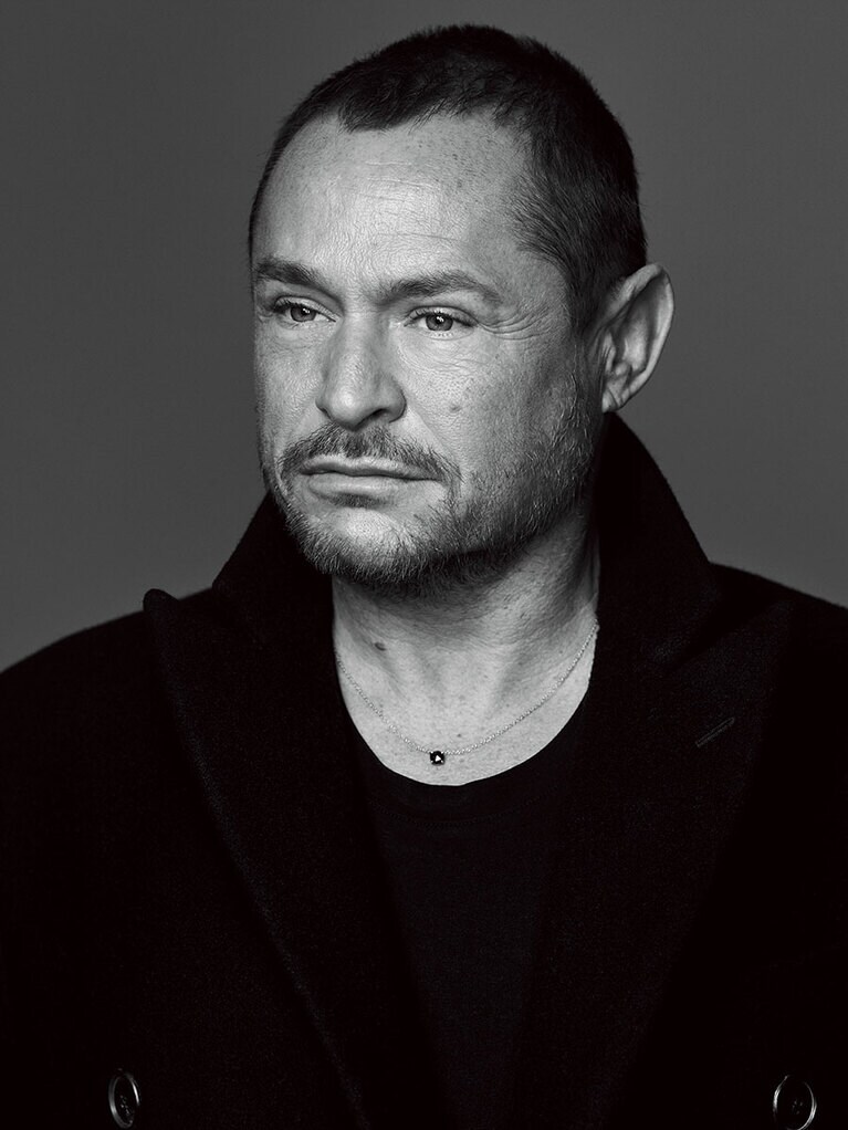 ［Tom Pecheux］数々のメゾンの広告、ランウェイのメイクを手掛けるクリエイティビティ溢れるメイクアップアーティスト。