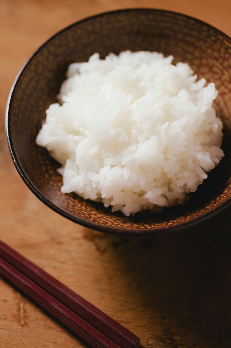 今はほとんど市販されていないという、コシヒカリのクラシック米。ふっくら艶やかな炊きあがりの香りの良さと、口のなかで広がる風味は、訪れる人たちの心掴んで離さない。