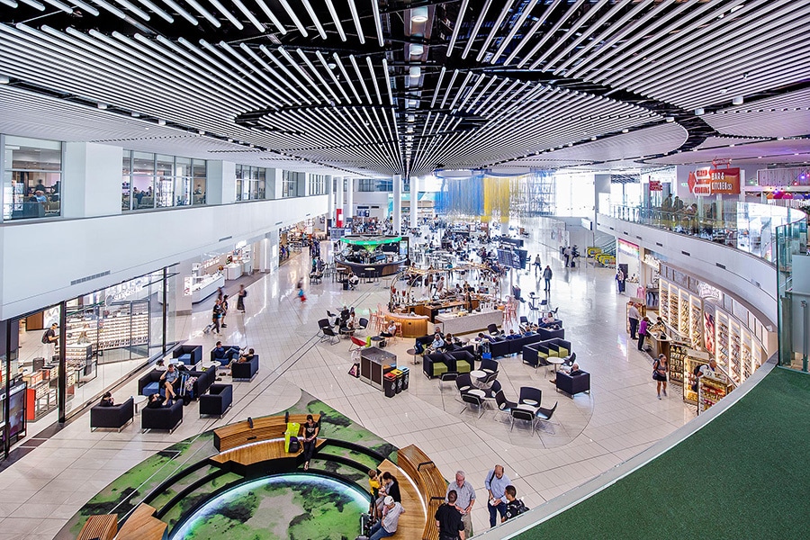 シンガポール航空で、シンガポールから10時間ほどの空の旅を楽しむと、ニュージーランドの玄関口であるオークランド国際空港に到着。©Auckland Airport